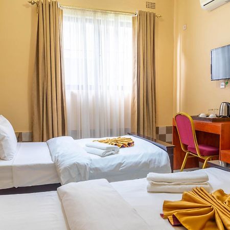 Nyamfinzi Hotel Chipata ภายนอก รูปภาพ