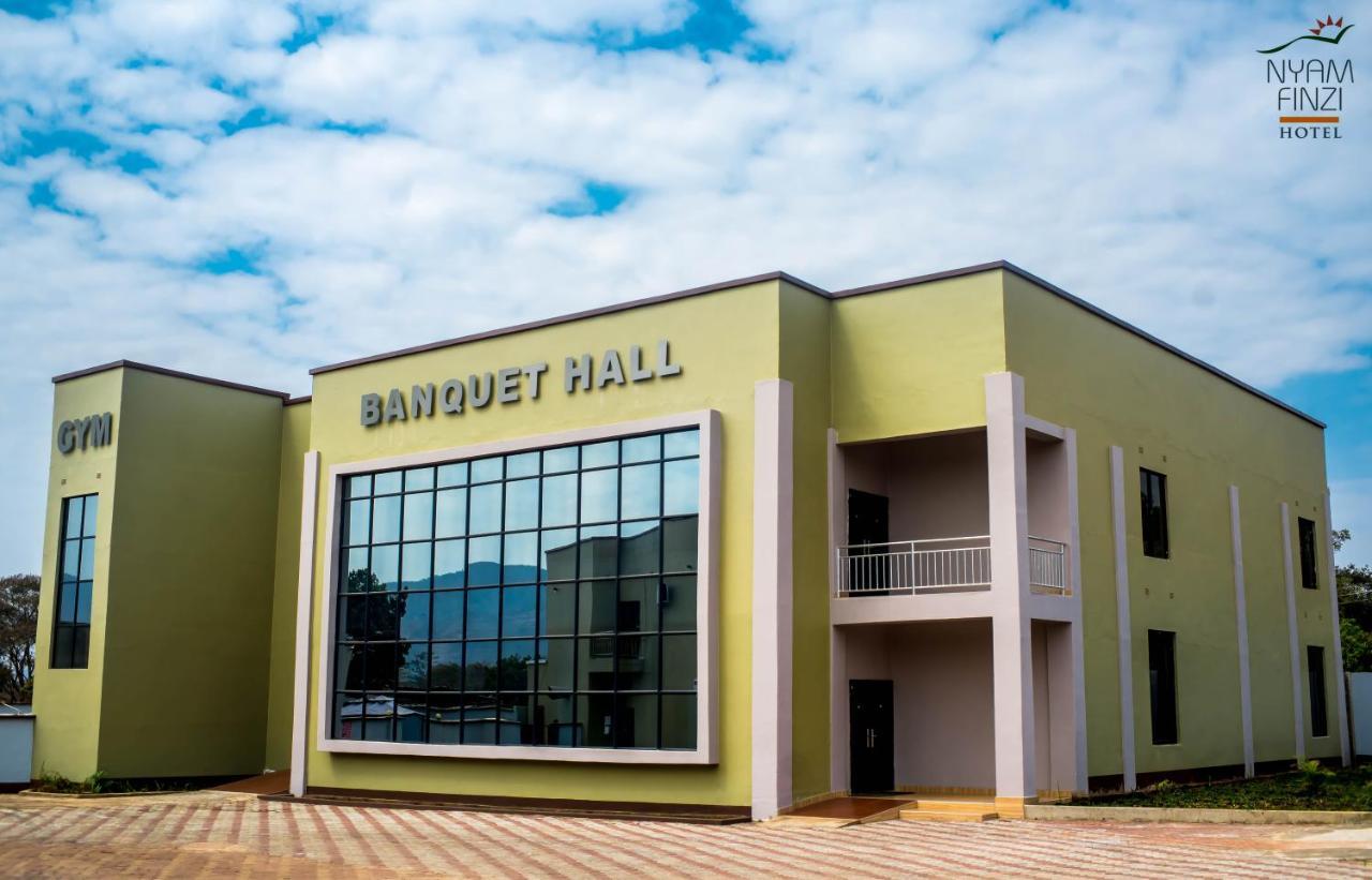 Nyamfinzi Hotel Chipata ภายนอก รูปภาพ