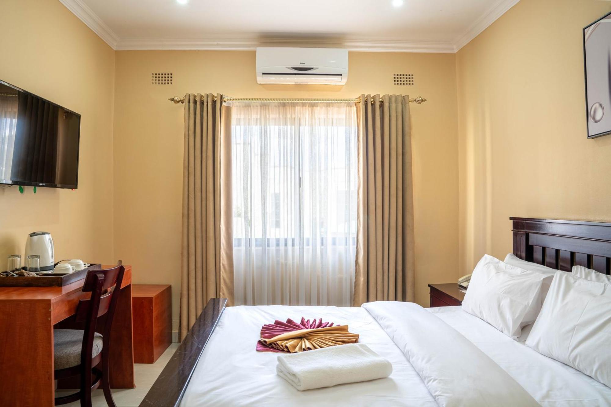 Nyamfinzi Hotel Chipata ภายนอก รูปภาพ