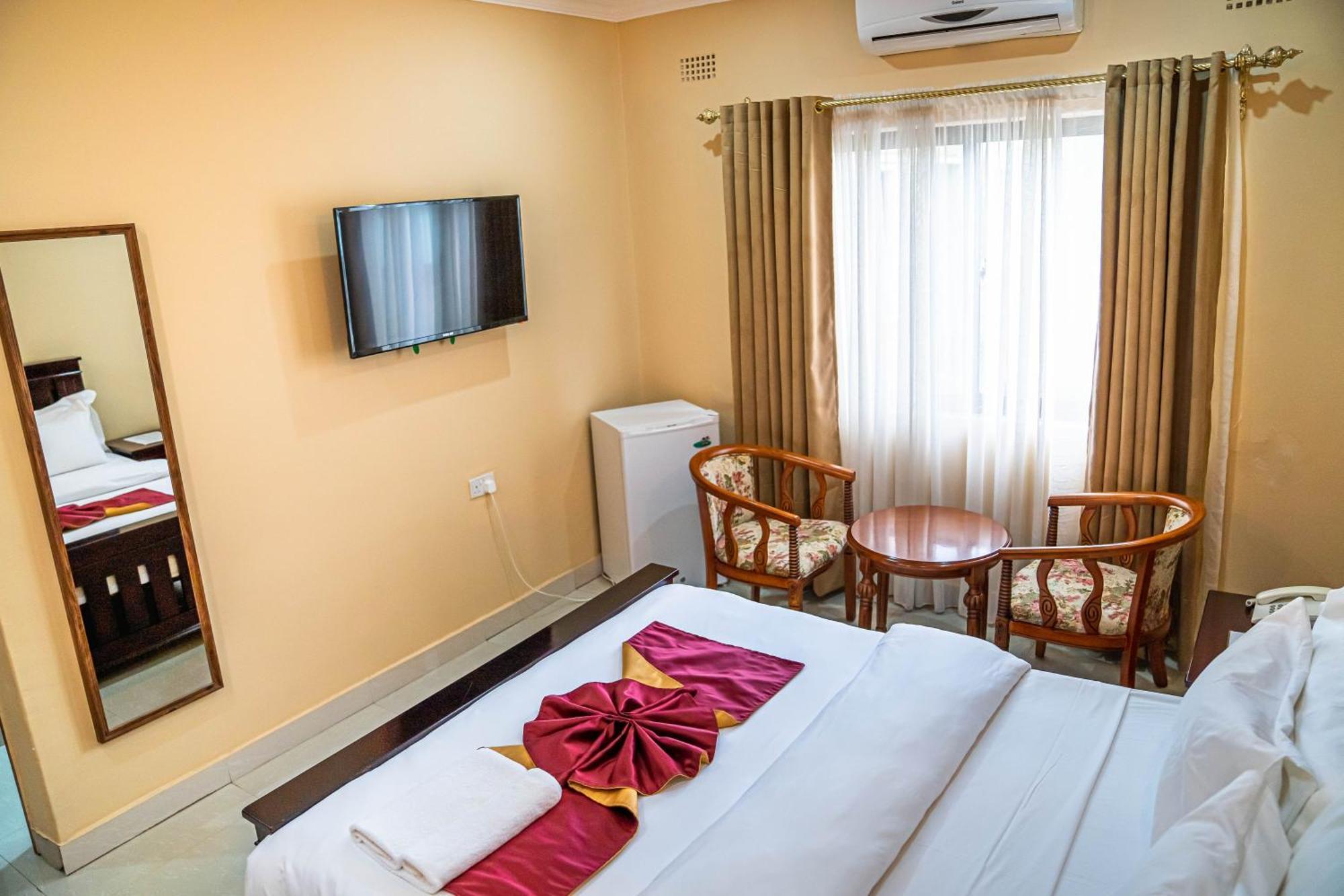 Nyamfinzi Hotel Chipata ภายนอก รูปภาพ