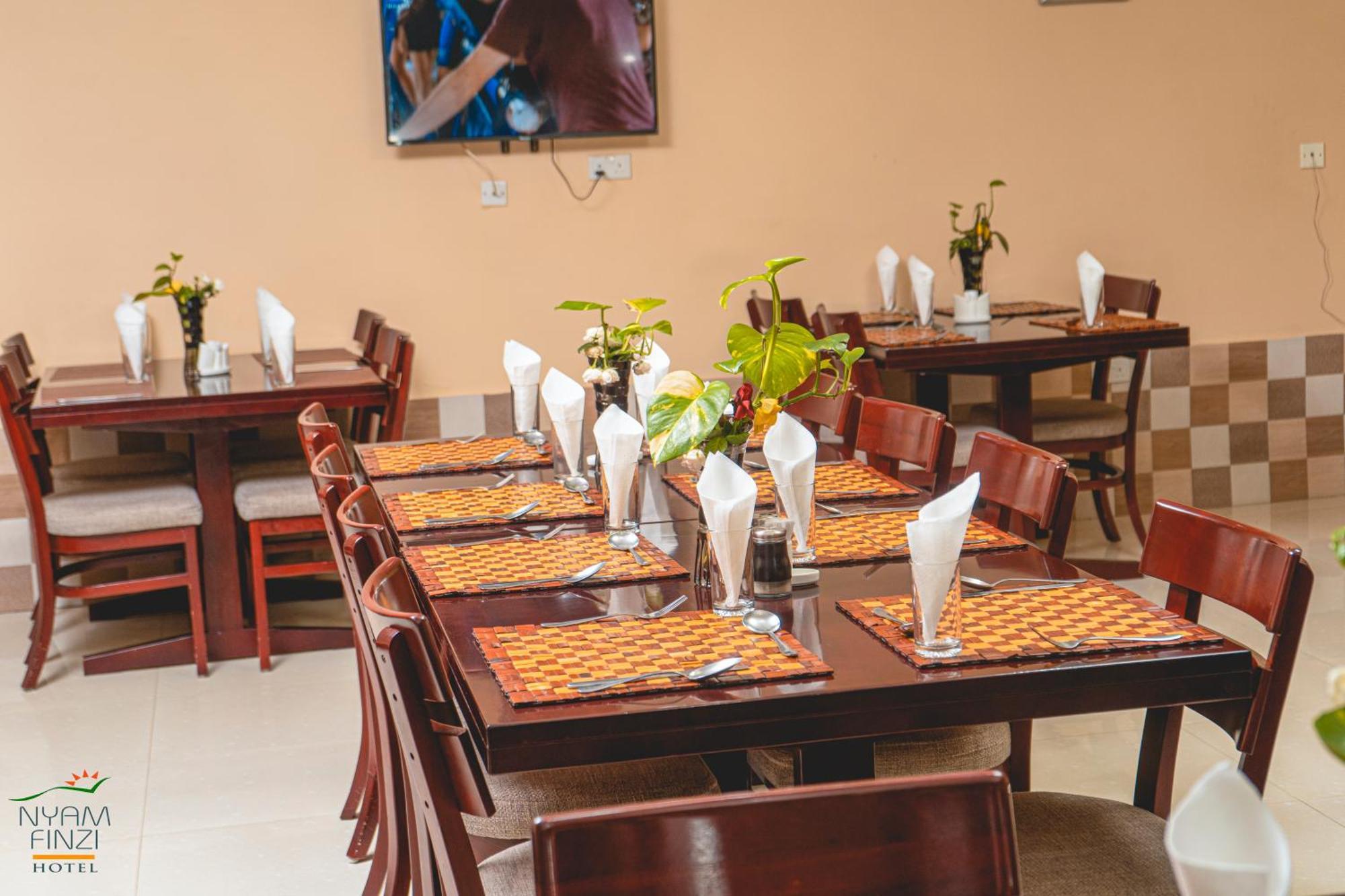 Nyamfinzi Hotel Chipata ภายนอก รูปภาพ
