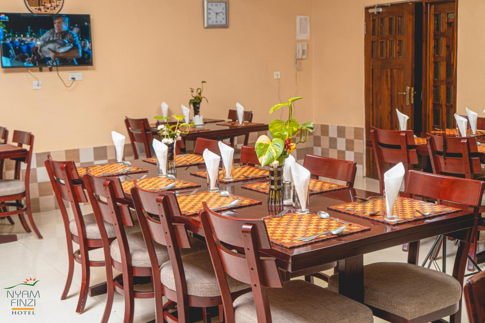 Nyamfinzi Hotel Chipata ภายนอก รูปภาพ